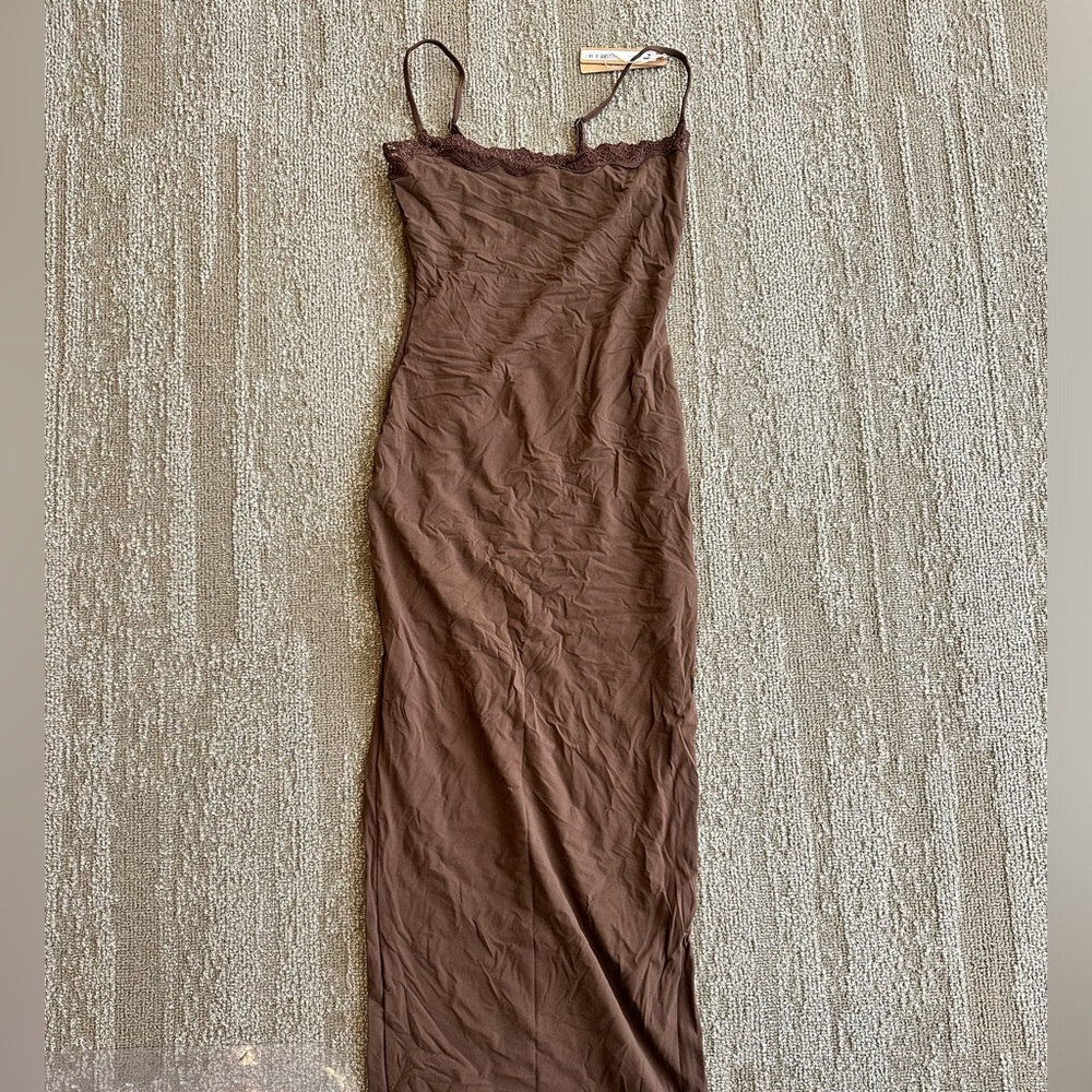 SKIMS fits everybody lace long slip dress, size small